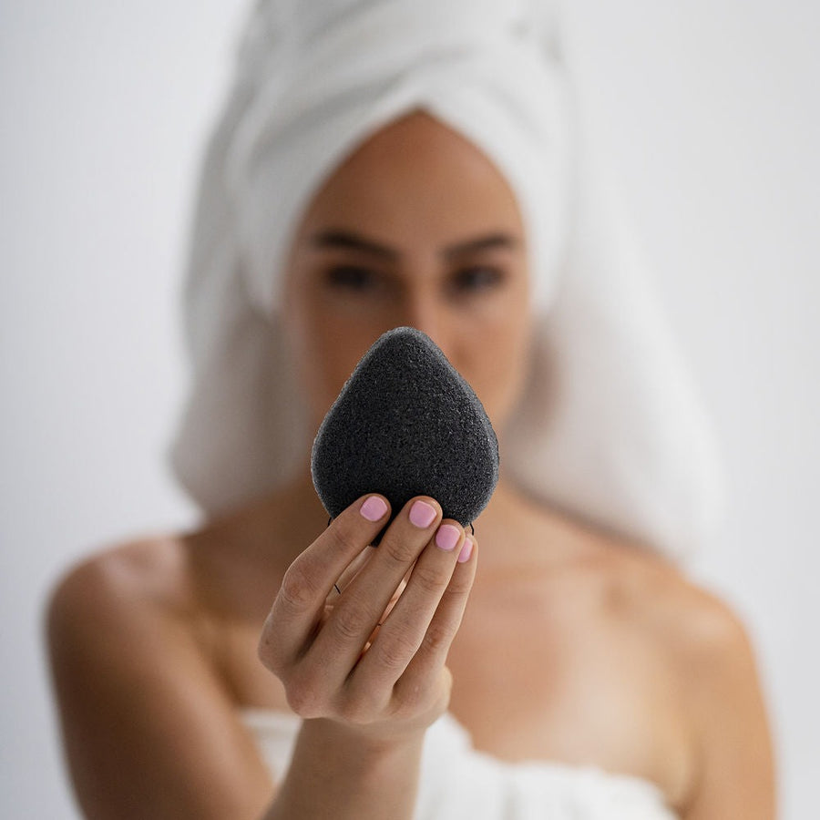 Pure Oasis Natural Skincare _ Charcoal Bamboo Konjac Sponge Anti-bacterial and anti-fungal properties, our Konjac Sponge absorbs excess oil and build up. Our biodegradable Konjac Sponges are designed to purify, balance and effectively cleanse the skin without any irritation, eco-tool
